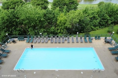 Tiny photo for 6420 Double Eagle Drive #403, Woodridge, IL 60517 (MLS # 12480976)