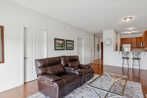 Tiny photo for 6420 Double Eagle Drive #403, Woodridge, IL 60517 (MLS # 12480976)