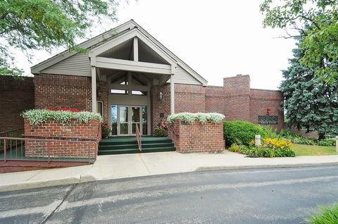 Tiny photo for 6420 Double Eagle Drive #403, Woodridge, IL 60517 (MLS # 12480976)