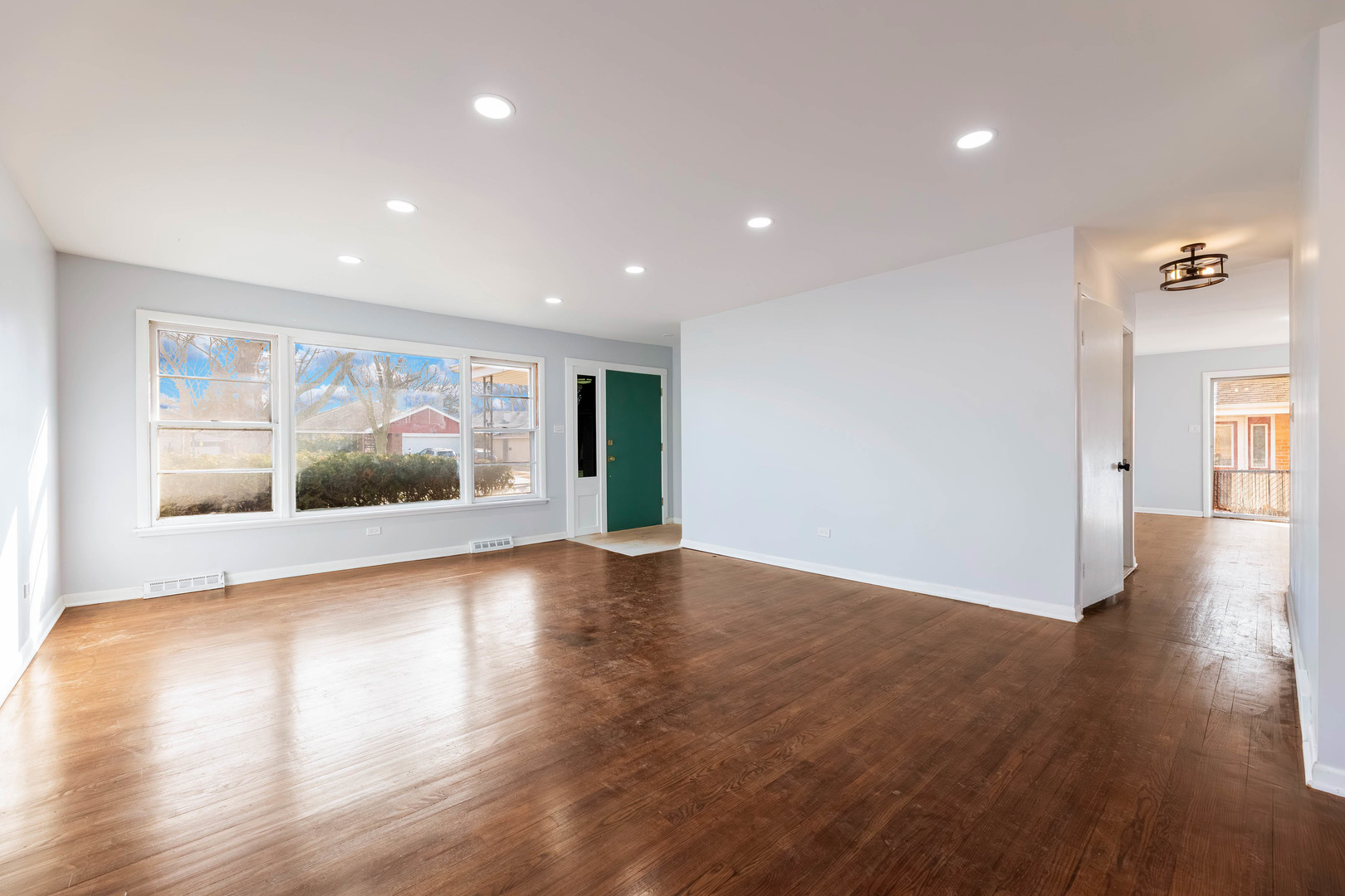 14916 La Salle Street