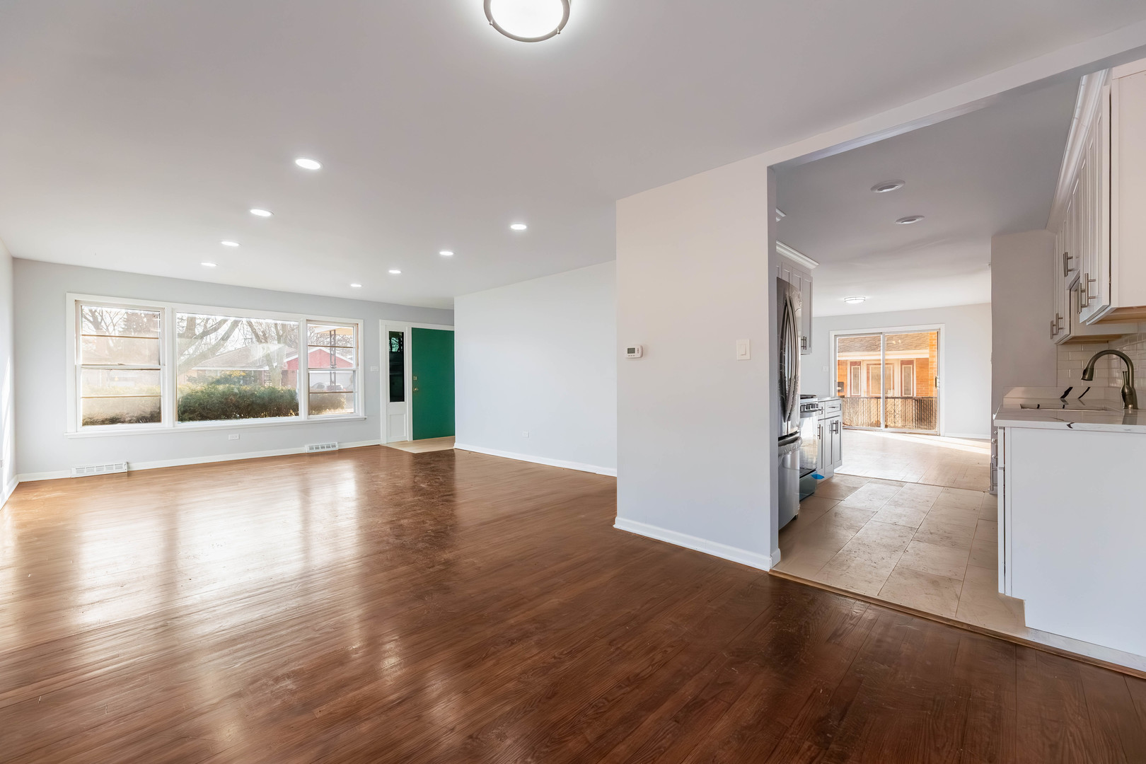 14916 La Salle Street