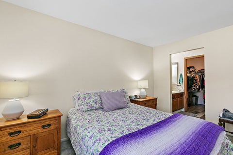 Tiny photo for 3 Creekside Circle #B, Elgin, IL 60123 (MLS # 12776258)