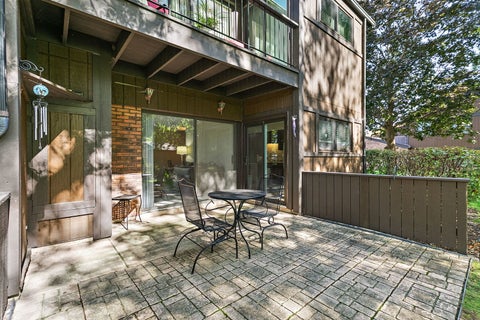 Tiny photo for 3 Creekside Circle #B, Elgin, IL 60123 (MLS # 12776258)