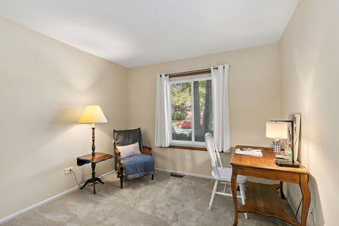 Tiny photo for 3 Creekside Circle #B, Elgin, IL 60123 (MLS # 12776258)