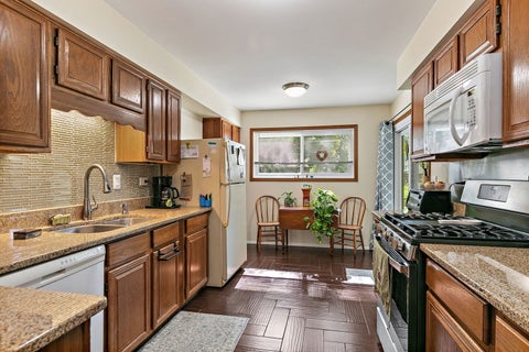 Tiny photo for 3 Creekside Circle #B, Elgin, IL 60123 (MLS # 12776258)