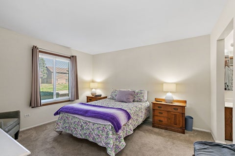 Tiny photo for 3 Creekside Circle #B, Elgin, IL 60123 (MLS # 12776258)