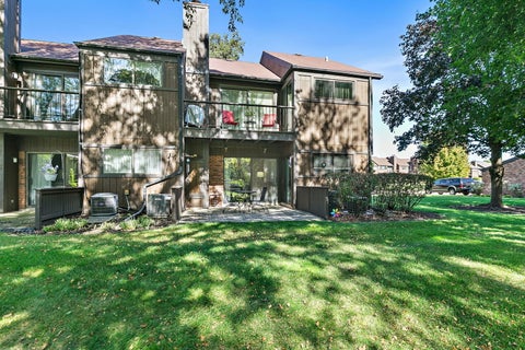 Tiny photo for 3 Creekside Circle #B, Elgin, IL 60123 (MLS # 12776258)