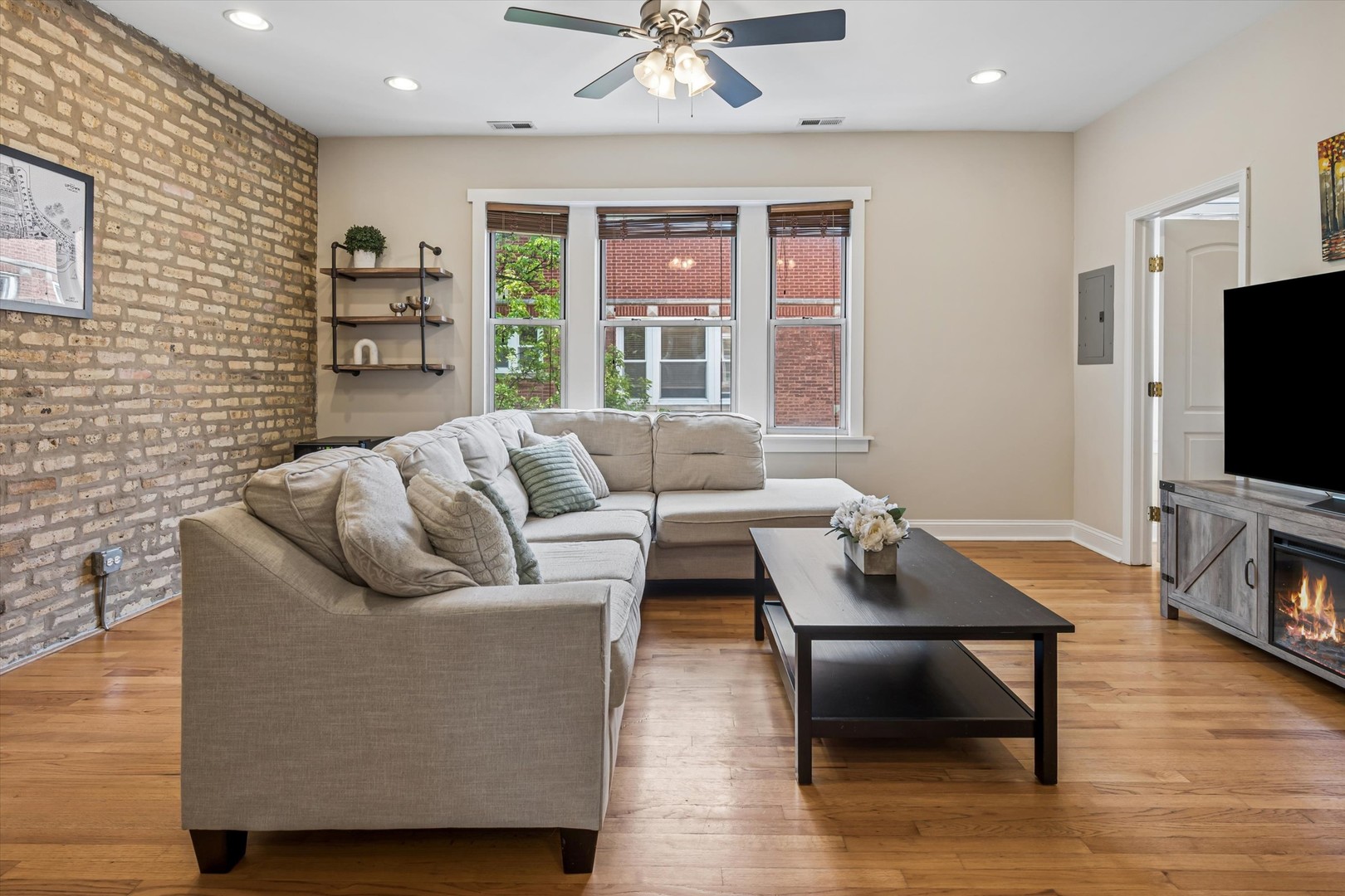 4448 N Beacon Street 3