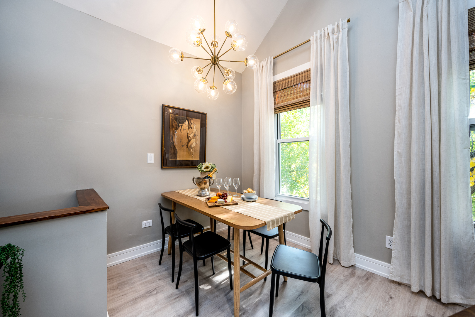 1437 N WICKER PARK Avenue