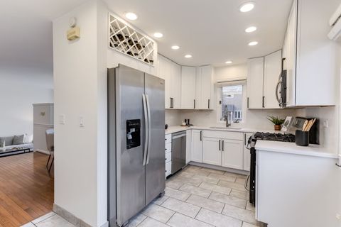 Tiny photo for 1251 W Fletcher Street #J, Chicago, IL 60657 (MLS # 12519288)