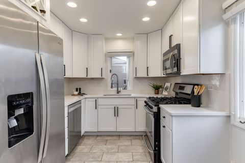 Tiny photo for 1251 W Fletcher Street #J, Chicago, IL 60657 (MLS # 12519288)