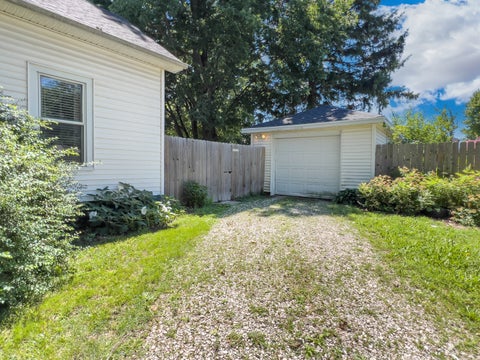 Tiny photo for 1508 W Chestnut Street, Bloomington, IL 61701 (MLS # 12684227)