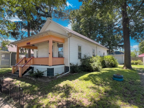 Tiny photo for 1508 W Chestnut Street, Bloomington, IL 61701 (MLS # 12684227)