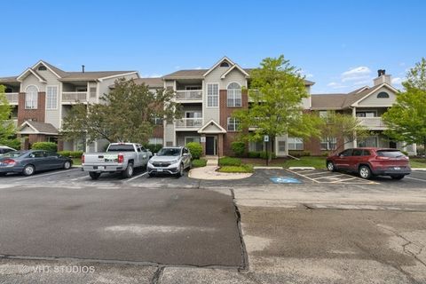 Tiny photo for 56 Sterling Circle #102, Wheaton, IL 60189 (MLS # 12524353)