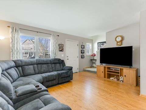 Tiny photo for 1994 Middlebury Drive, Aurora, IL 60503 (MLS # 12596047)