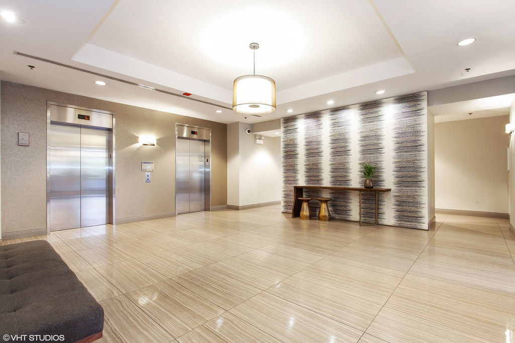 330 N Jefferson Street 2102
