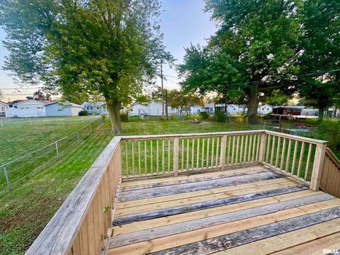 Tiny photo for 1229 13TH Avenue N, Clinton, IA 52732 (MLS # QC4268342)