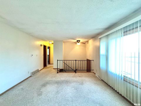 Tiny photo for 1229 13TH Avenue N, Clinton, IA 52732 (MLS # QC4268342)