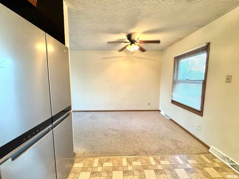 Tiny photo for 1229 13TH Avenue N, Clinton, IA 52732 (MLS # QC4268342)