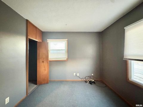 Tiny photo for 1229 13TH Avenue N, Clinton, IA 52732 (MLS # QC4268342)