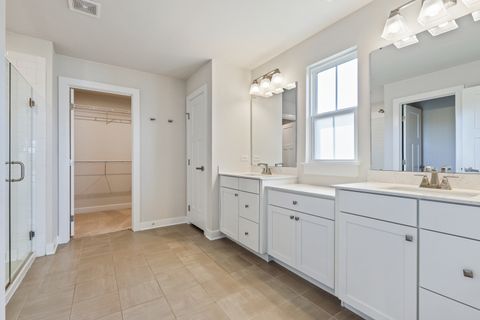 Tiny photo for 2020 Squire Circle, Yorkville, IL 60560 (MLS # 12517091)