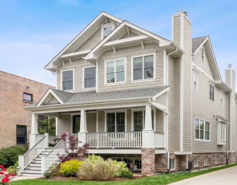 Photo of 3830 N LOWELL Avenue, Chicago, IL 60641 (MLS # 12658740)