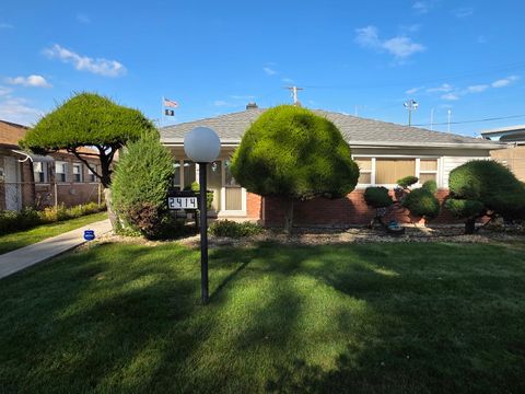 Photo of 2414 E 89th Street, Chicago, IL 60617 (MLS # 12518094)