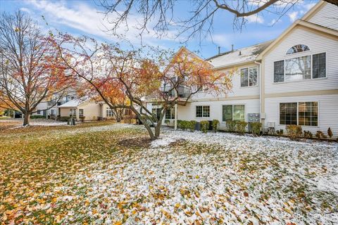 Tiny photo for 445 Cromwell Circle #3, Bartlett, IL 60103 (MLS # 12511359)