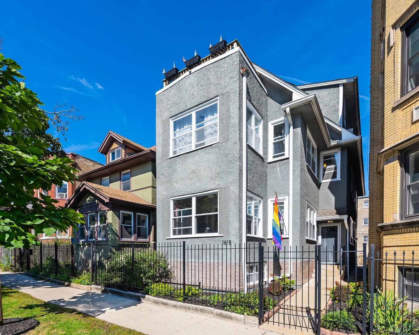 1618 W North Shore Avenue