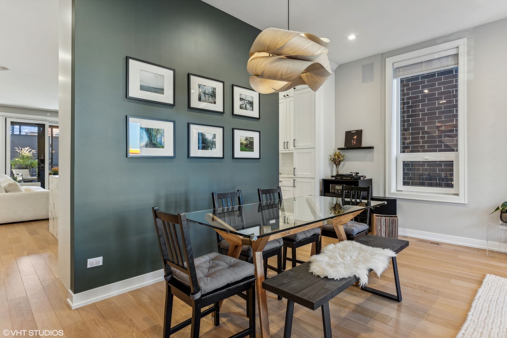 1545 W Diversey Parkway 1