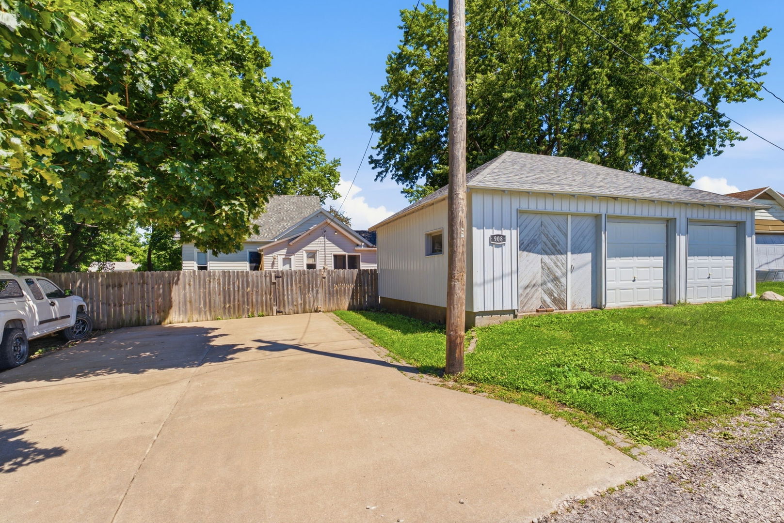 908 4th Street