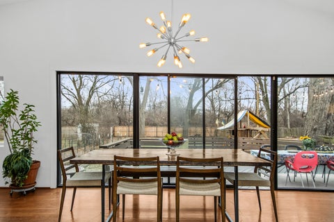 Tiny photo for 6323 N Kirkwood Avenue, Chicago, IL 60646 (MLS # 12658621)