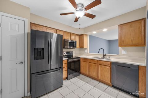 Tiny photo for 378 Lakeview Circle, Bolingbrook, IL 60440 (MLS # 12485950)