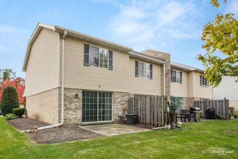 Tiny photo for 378 Lakeview Circle, Bolingbrook, IL 60440 (MLS # 12485950)