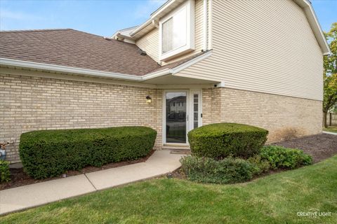Tiny photo for 378 Lakeview Circle, Bolingbrook, IL 60440 (MLS # 12485950)