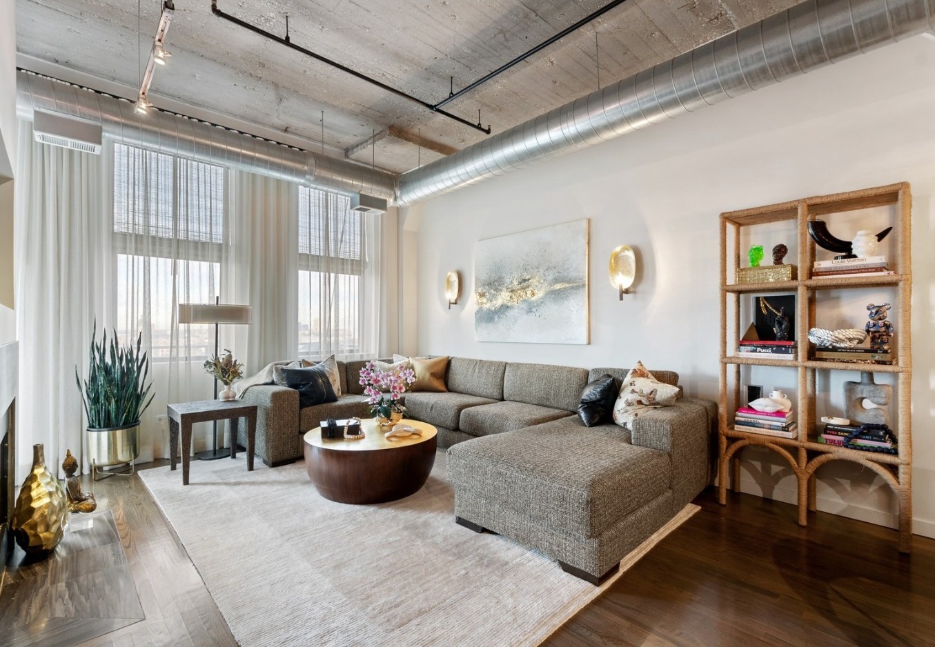 758 N Larrabee Street 809