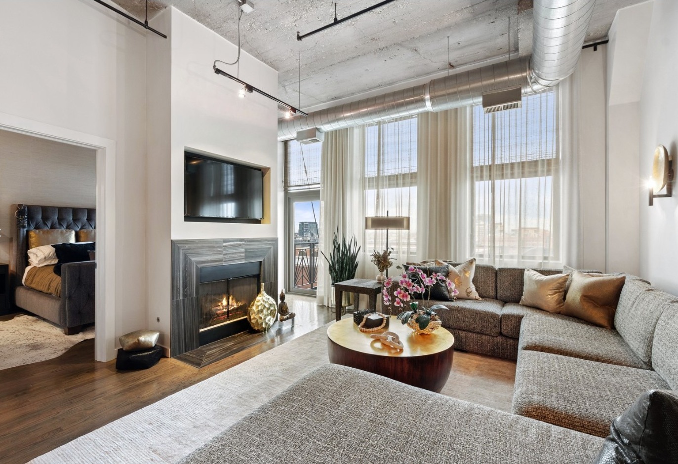 758 N Larrabee Street 809