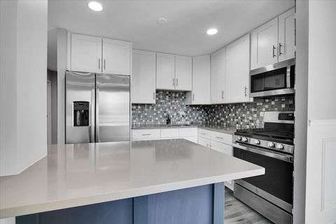 Tiny photo for 9725 S Karlov Avenue #305, Oak Lawn, IL 60453 (MLS # 12551334)