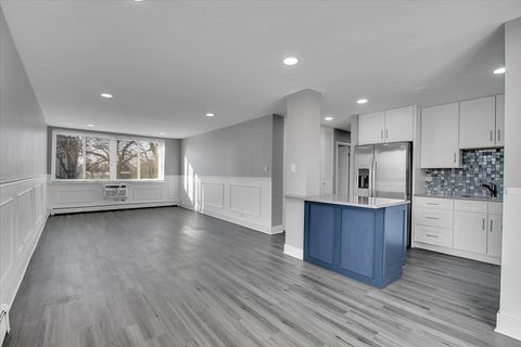 Tiny photo for 9725 S Karlov Avenue #305, Oak Lawn, IL 60453 (MLS # 12551334)