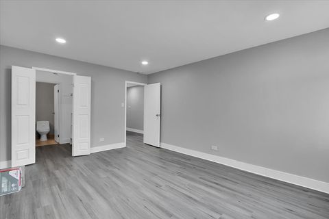 Tiny photo for 9725 S Karlov Avenue #305, Oak Lawn, IL 60453 (MLS # 12551334)