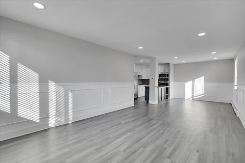 Tiny photo for 9725 S Karlov Avenue #305, Oak Lawn, IL 60453 (MLS # 12551334)