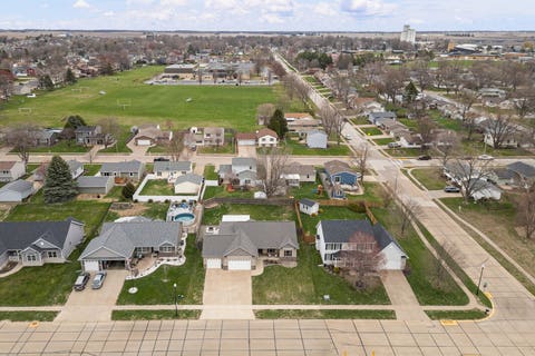 Tiny photo for 510 Pinehurst Drive, Eldridge, IA 52748 (MLS # 12739849)
