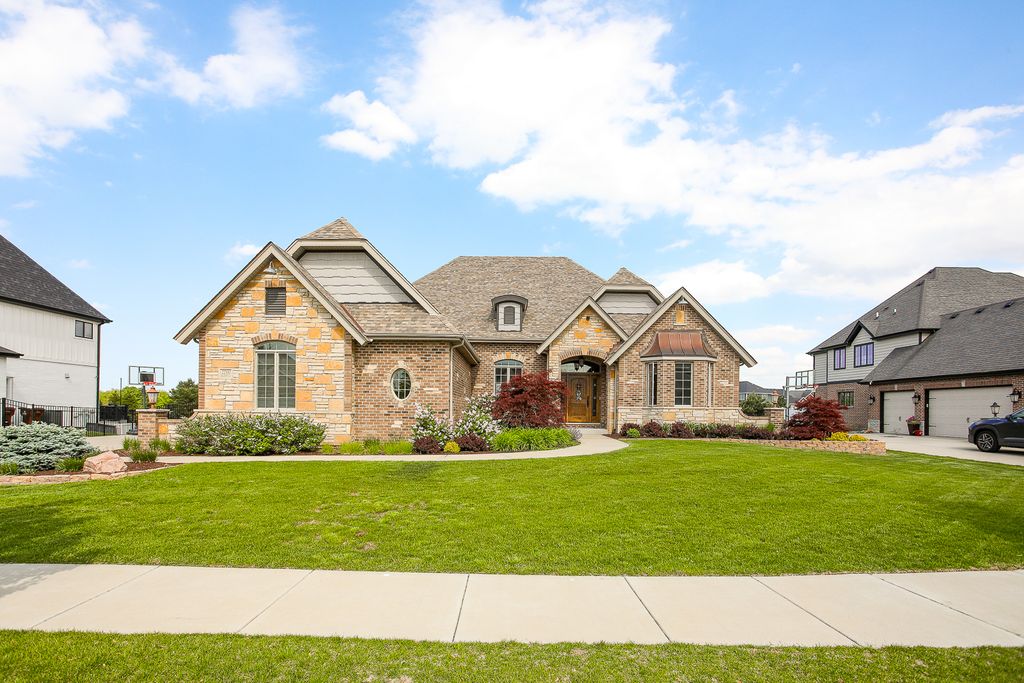 Photo for 22331 Majestic Lane, Frankfort, IL 60423 (MLS # 12495477)