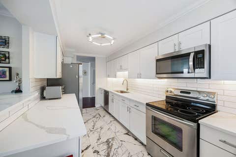 Tiny photo for 940 W Glenlake Avenue #34D, Chicago, IL 60660 (MLS # 12641824)