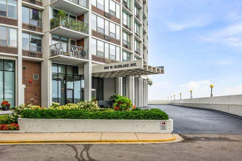 Photo of 940 W Glenlake Avenue #34D, Chicago, IL 60660 (MLS # 12641824)