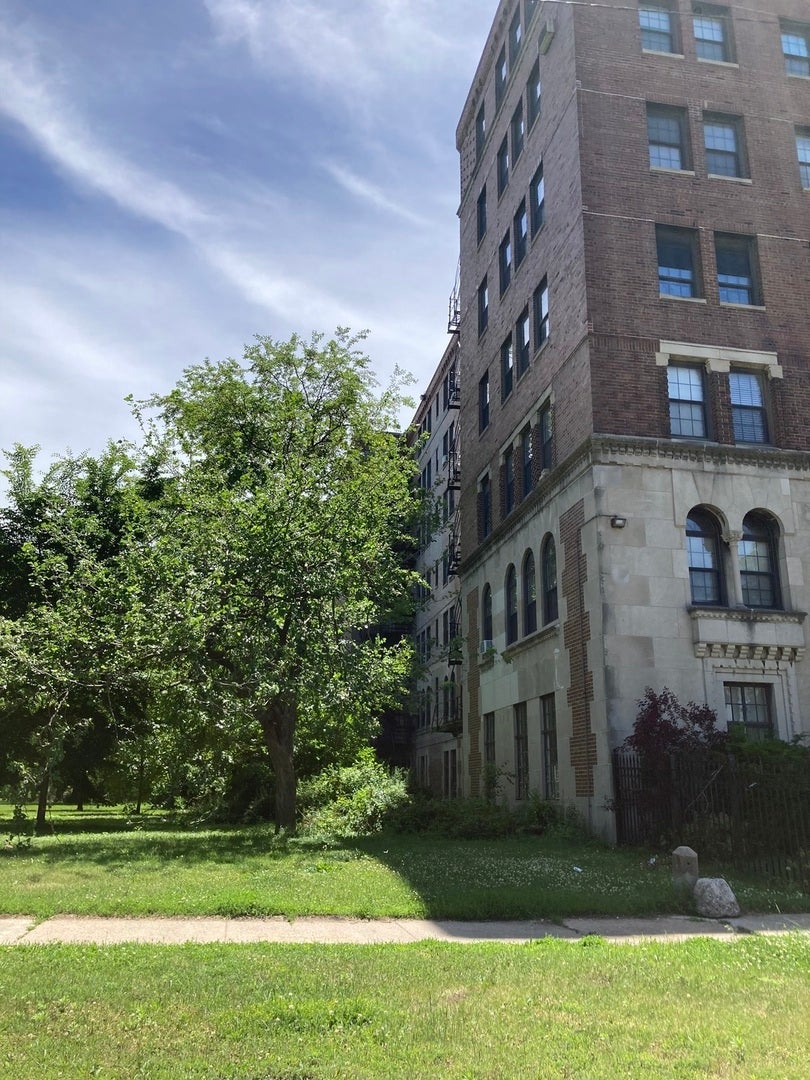3017 E 78th Street 4B