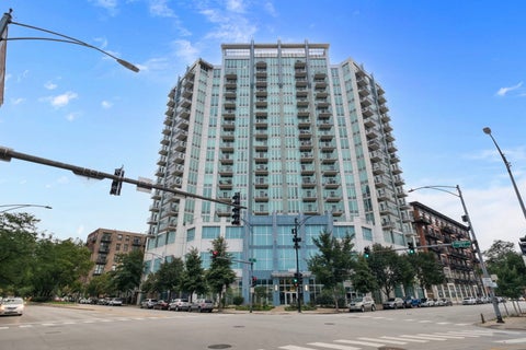 Photo of 1600 S Indiana Avenue #605, Chicago, IL 60616 (MLS # 12770497)