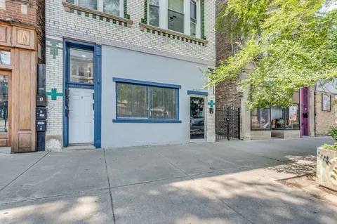 2543 W Division Street