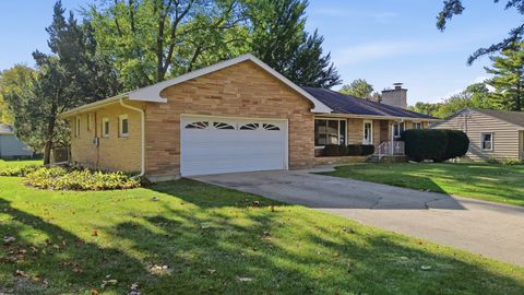 Tiny photo for 1304 Park Lane, Dixon, IL 61021 (MLS # 12503054)