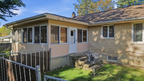 Tiny photo for 1304 Park Lane, Dixon, IL 61021 (MLS # 12503054)